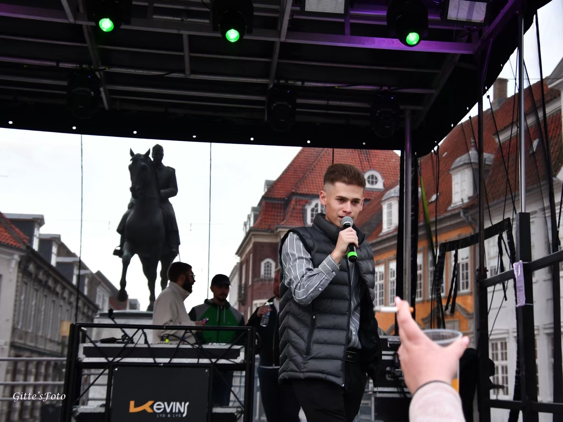 Emil Wigan på scenen