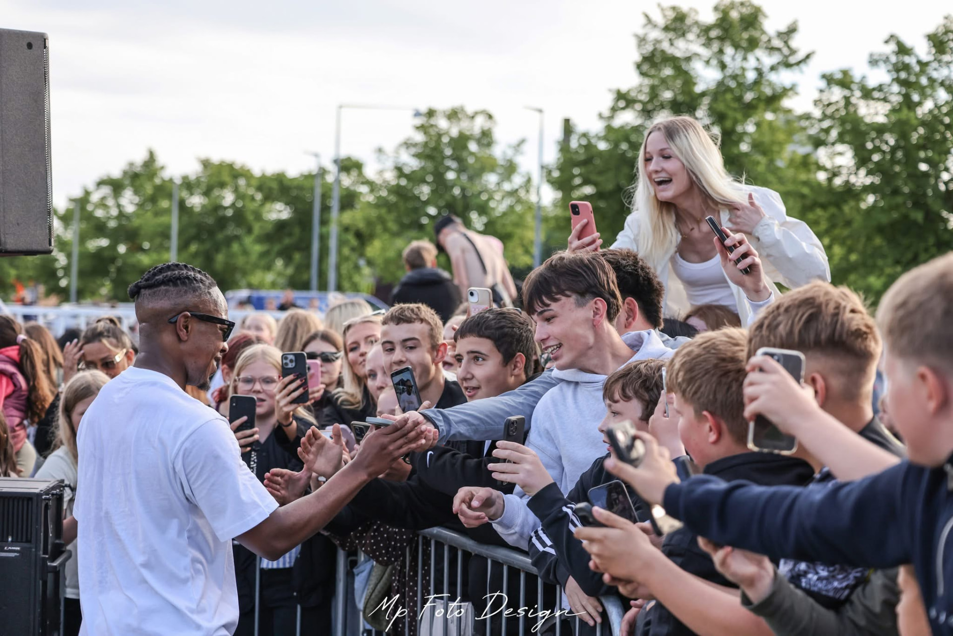 Fans ved scenekanten
